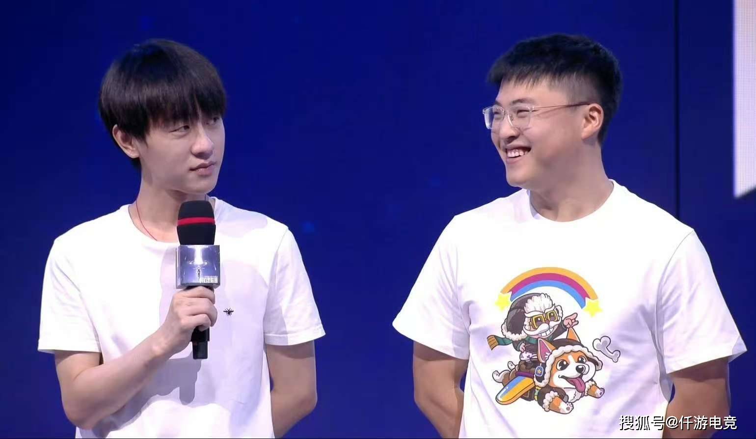 包含Uzi连续五场比赛得分超过领先优势明显，老鹰不断突破！的词条